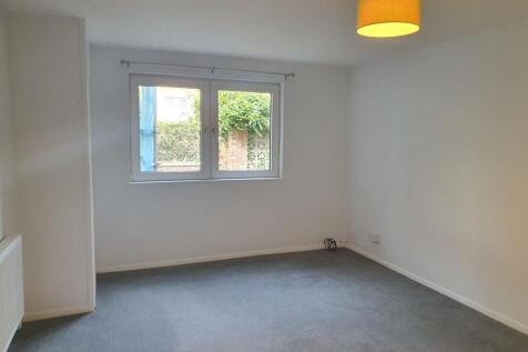 Orchard Court, Turners Drive, Thatcham photo 5