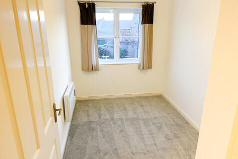 Longchamp Drive, Ely photo 4