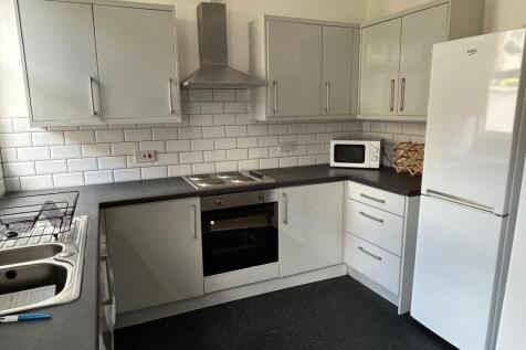 4-bed house on 4 Bed - Blantyre Road, Wavertree, L15, £581/mo