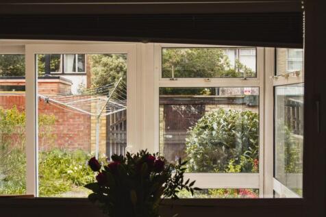 Lovely garden views through bright windows...