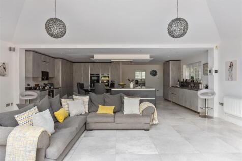 11 Pine Coombe-37.jpg