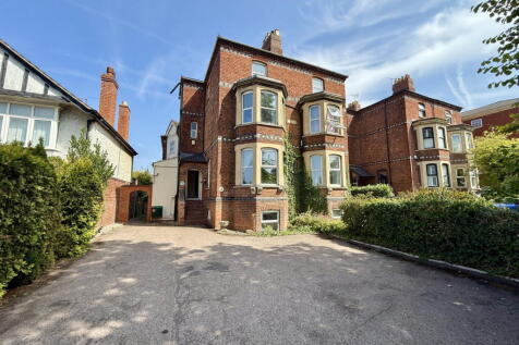 Barnwood Road, Gloucester , GL2. 5 bedroom semi-detached house for sale