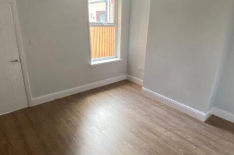 Victoria Street, Willenhall WV13 photo 3
