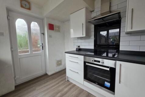 Southcroft Avenue, Birkenshaw photo 3