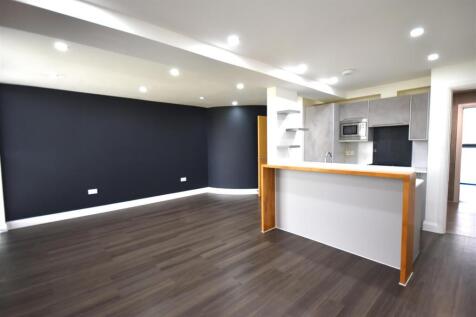 Lounge kitchen.JPG