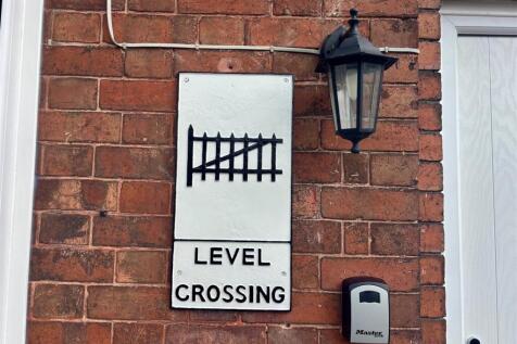 Barrier House, Railway Crossing, Egginton Road, Etwall, Derby photo 3