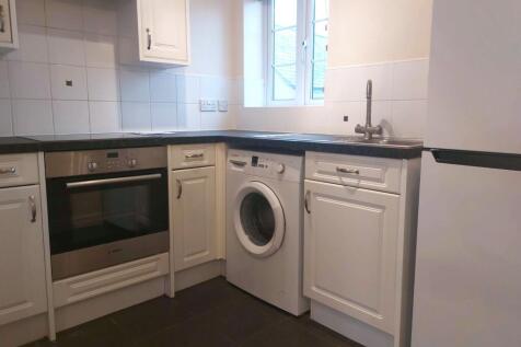 33 Harvest Way, Witney, Oxfordshire photo 3