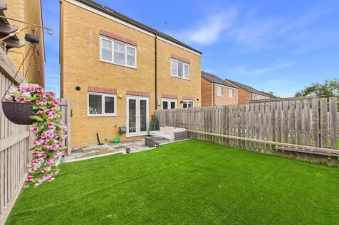 2- Ryan Clarke EweMove Pontefract