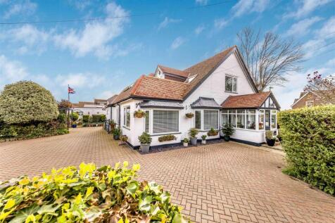 250 Havant Road, Hayling Island-Small-PorticoMarke