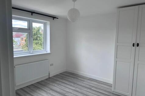Mortlake Road, Ilford, London, IG1 photo 4