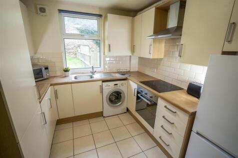 6-bed house on 77 Spooner Road, Broomhill, £2,860/mo