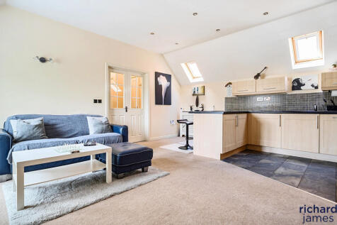 c04fcf4b5a764165aa7aa8c4cf848695