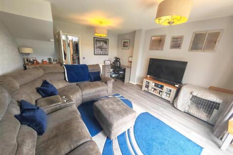 Living Room 1.jpg