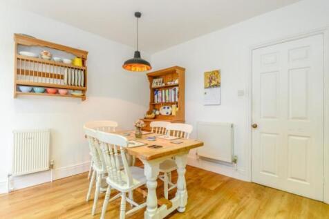 Drummond Road, Guildford , Surrey, GU1 4NX photo 5