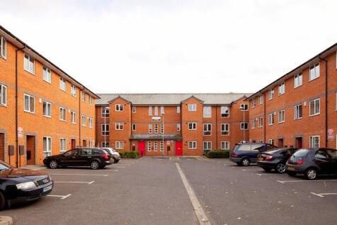 An inviting and well-maintained exterior view o...