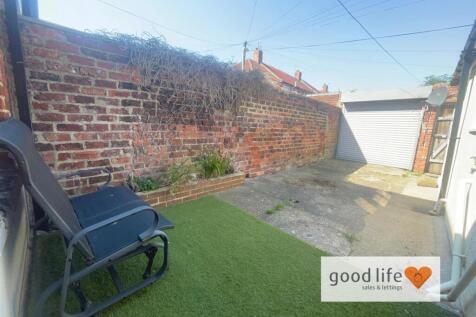 rear yard.jpg