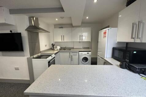 BILLS INCLUDED - Bournbrook Road, Selly Oak, Birmingham photo 5