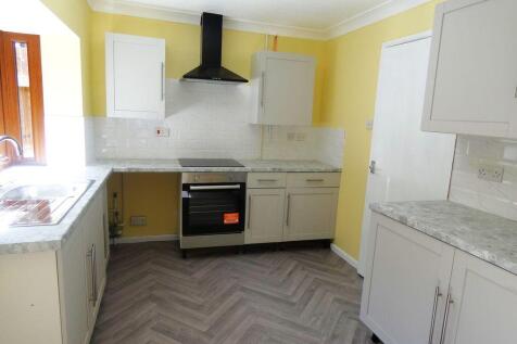 Covert Grove, Waterlooville. PO7 8EY photo 4