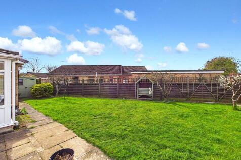 8 Halifax Close - Garden