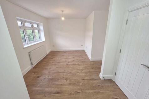 Fairview Road, Chigwell, Redbridge photo 5
