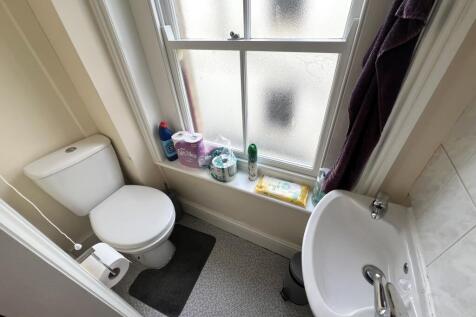 Cloakroom/wc