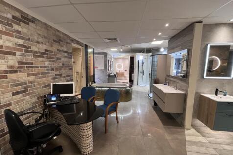 Showroom to rent Image 4