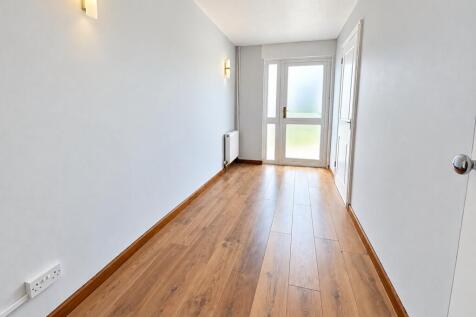 Parkside, Basildon, Essex, SS13 photo 3