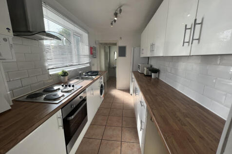 Warwick Street, Dunkirk, Nottingham, NG7 2PJ photo 2