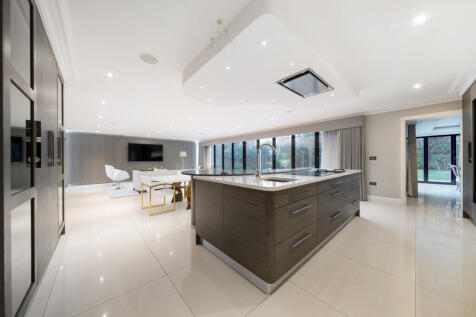 Kitchen/Reception