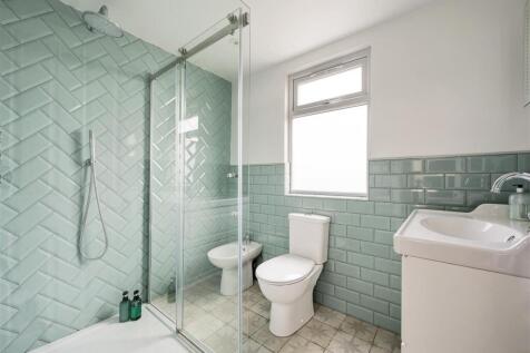 Ainslie Wood Road, E4