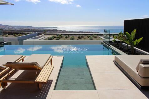 views &amp; pool area 