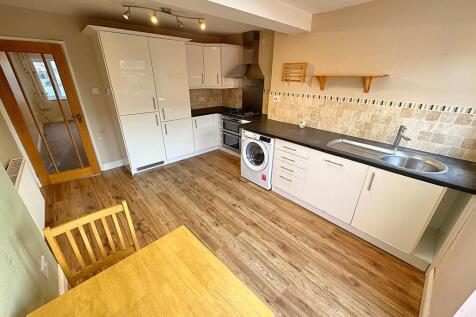 Dining to Kitchen