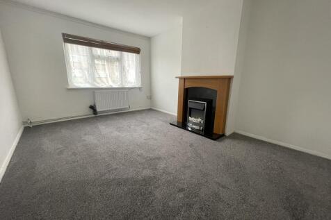 Chelmsford Avenue, Romford, Havering photo 2