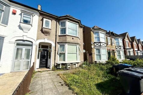 1-bed flat on Brigstock Road, Thornton Heath, London, CR7, £1,300/mo