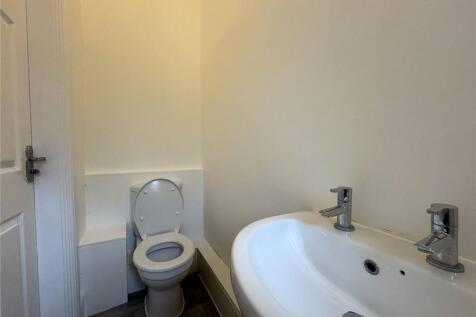 Houghton Road, Thurnscoe, Barnsley, South Yorkshire, S63 photo 4