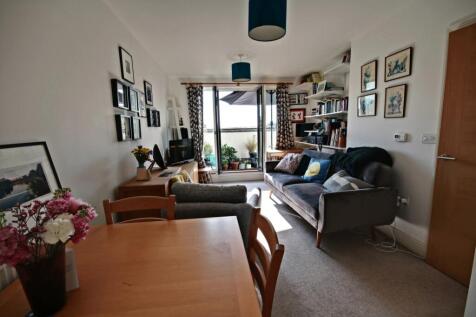 83 Apsley House - Reception-window