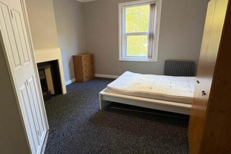 Harehills Avenue (Room 2), Chapeltown, Leeds photo 5