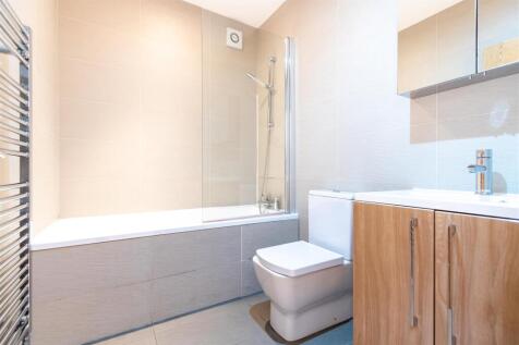 bathroom (1 of 1).jpg