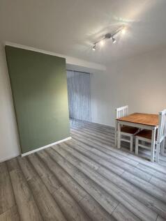 Ravenscar Crescent, Manchester, M22 photo 4