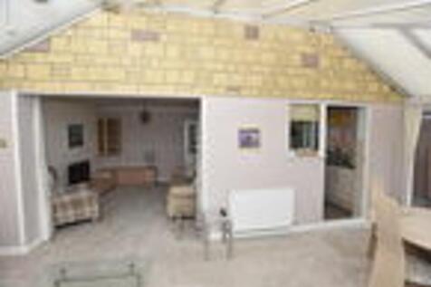 Open plan reception room