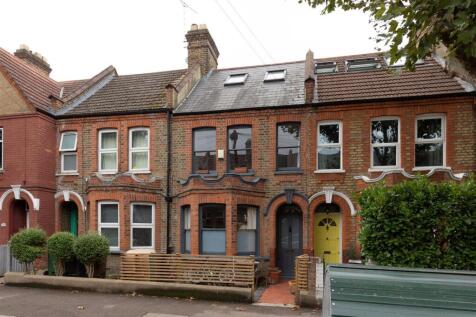 Lloyd Road, E17