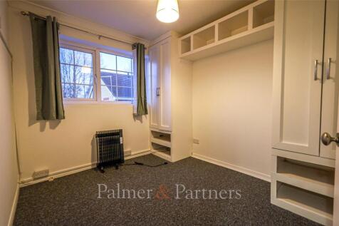 Rookwood Close, Clacton-on-Sea, Essex, CO15 photo 4