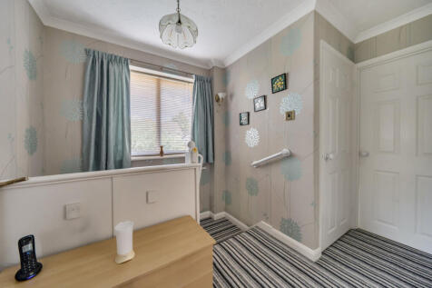 1371287-6-68f8cc9...