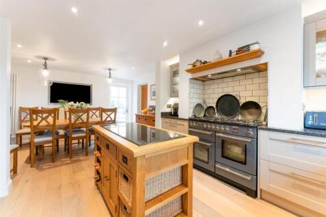 132 Earlswood Common_13.jpg