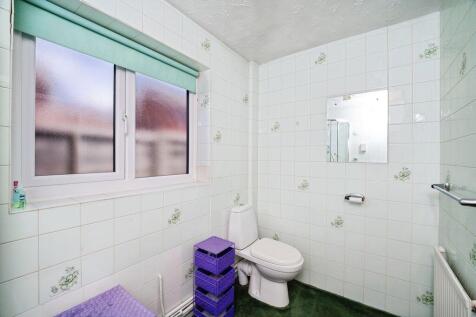 Shower room pic 2