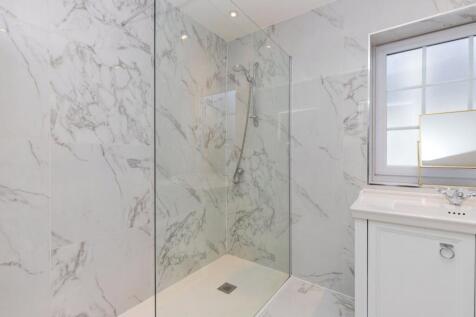 4 bed, 3 bath Detached in Glasgow - Photo 56