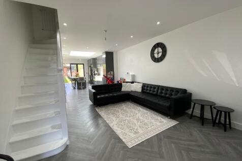 OPEN PLAN KITCHEN/LIVING ROOM 43'11x13'5