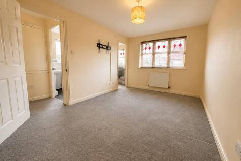 Sails Drive, Windmill Lane photo 5