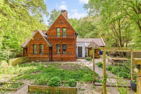 107772_Virginia Water Lodge Buckhurst Road-6.jpg