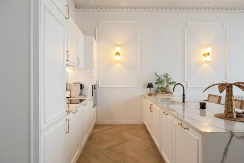 Brunswick Terrace, 42 Flat 6-006.JPG